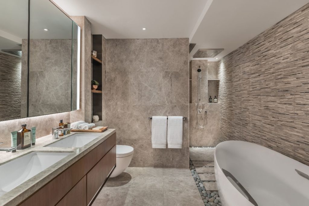 Ceramic and Porcelain Tiled Walls